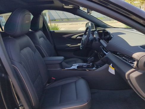 New 2026 Buick Envista Avenir FWD image 24