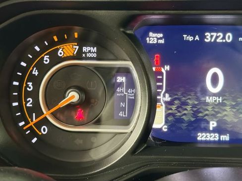 Used 2024 Jeep Wrangler Unlimited Rubicon AWD/4WD image 13
