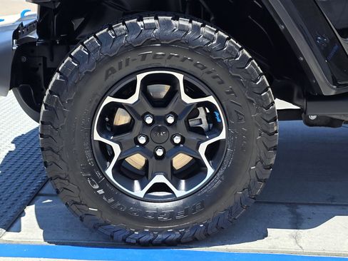 Used 2023 Jeep Wrangler Unlimited Rubicon 4xe AWD/4WD image 9