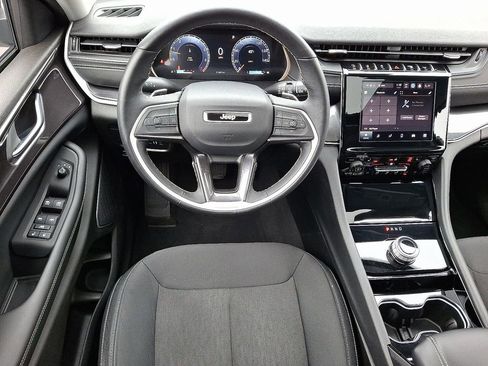 Certified 2022 Jeep Grand Cherokee L Laredo w/ Luxury Tech Group I image 11