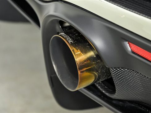 Used 2022 Ferrari F8 Tributo RWD image 13