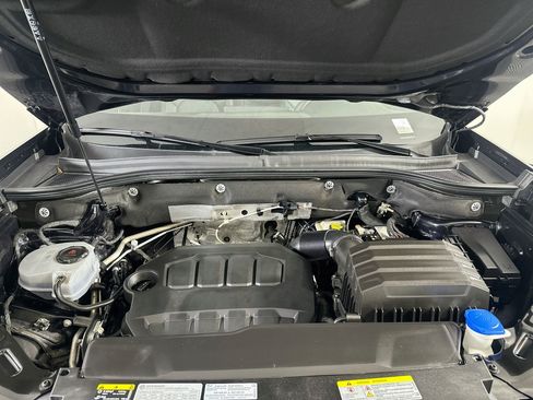 Used 2025 Volkswagen Atlas Cross Sport SE FWD image 35