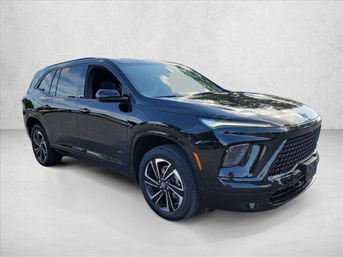 Used 2025 Buick Enclave Sport Touring w/ Power Package FWD image 3