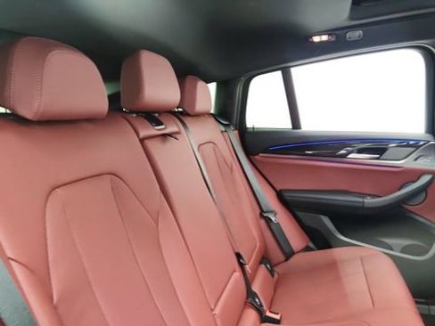 Used 2025 BMW X4 xDrive30i w/ Premium Package image 26