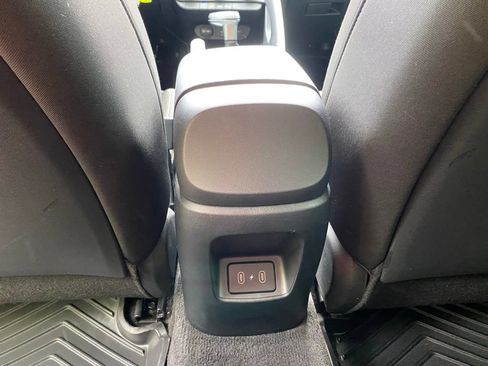 Certified 2025 Hyundai Elantra SE FWD image 27