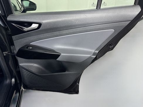 Used 2022 Volkswagen ID.4 Pro image 28