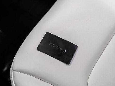 Used 2021 Tesla Model Y Long Range AWD/4WD image 54