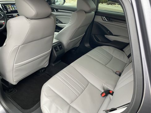 Used 2018 Honda Accord EX-L image 19