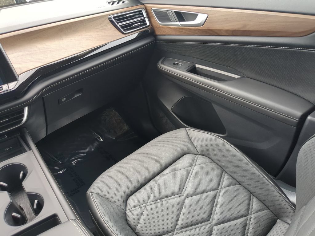 Certified 2024 Volkswagen Atlas SE FWD image 15