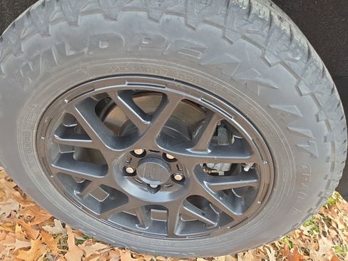 Used 2021 Toyota RAV4 LE image 10