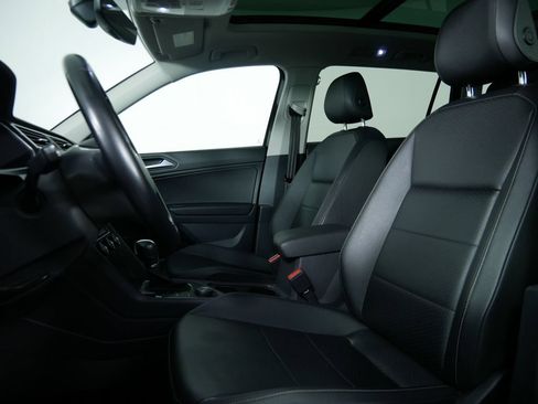 Used 2019 Volkswagen Tiguan SEL AWD/4WD image 15