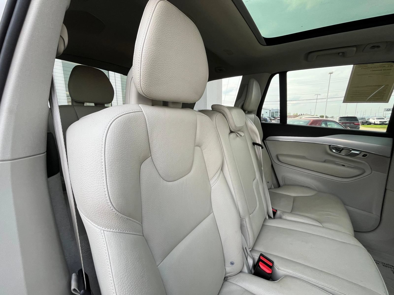 Used 2016 Volvo XC90 T6 Momentum AWD/4WD image 36
