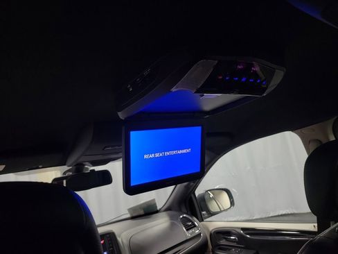 Used 2019 Dodge Grand Caravan SXT image 23