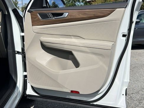 New 2026 Volkswagen Atlas SE image 7