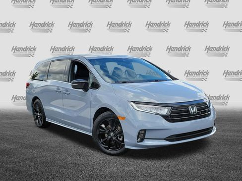 Used 2024 Honda Odyssey Sport image 2