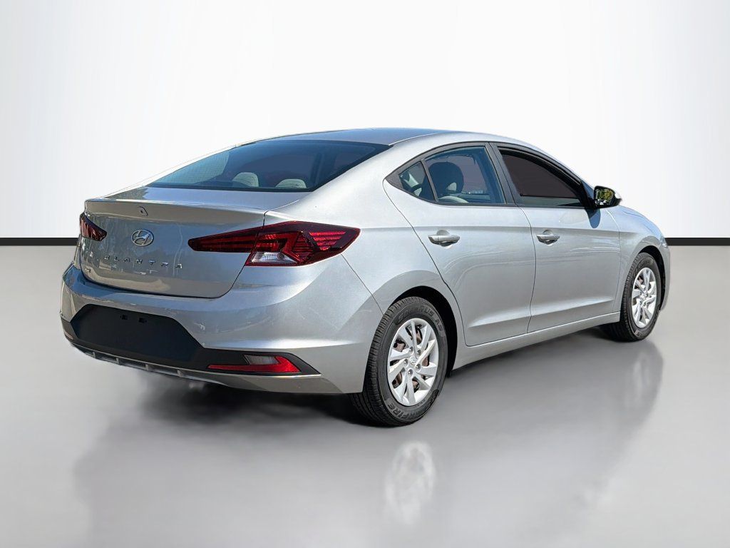 Used 2020 Hyundai Elantra SE FWD image 5
