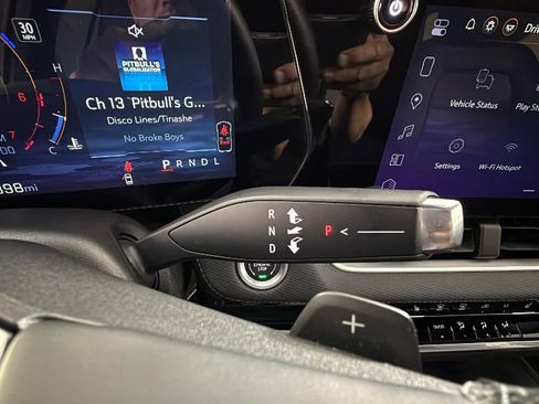 Used 2025 Chevrolet Equinox LT image 22