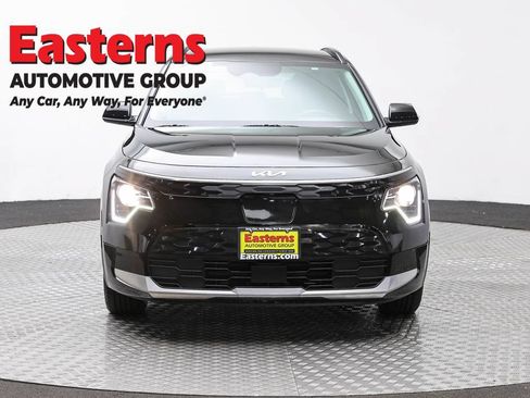 Used 2024 Kia Niro Wind w/ Wind Preserve Package FWD image 2