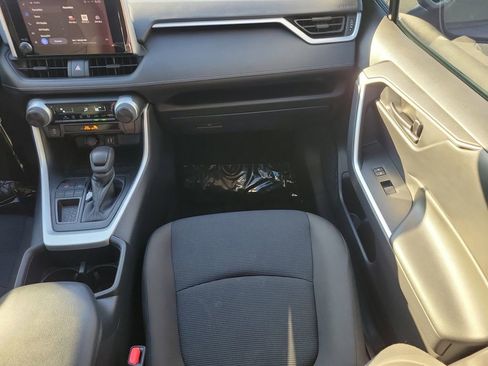 Used 2023 Toyota RAV4 LE image 13
