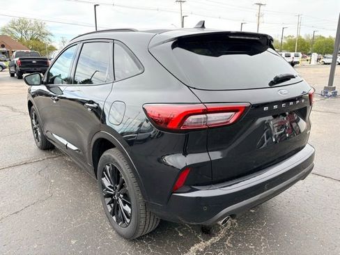 Used 2023 Ford Escape ST-Line Elite AWD/4WD image 4