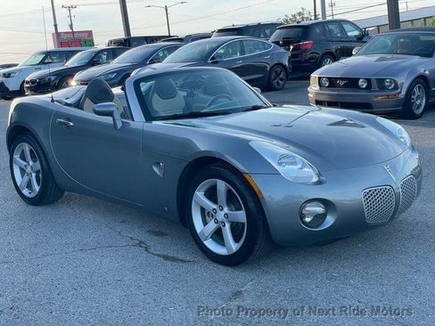 Used 2006 Pontiac Solstice Convertible w/ Premium Package RWD image 8