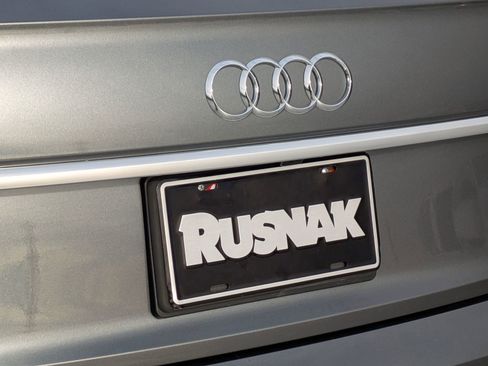 Used 2023 Audi Q5 e Premium w/ Convenience Package image 19