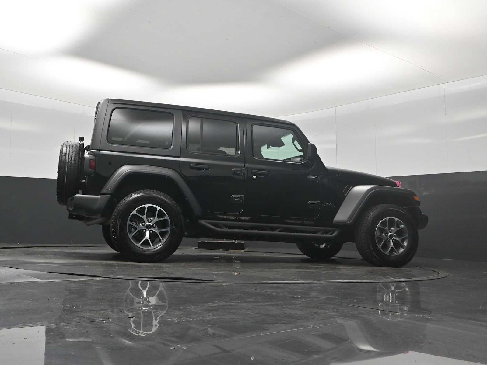 Used 2024 Jeep Wrangler Unlimited Sport AWD/4WD image 25
