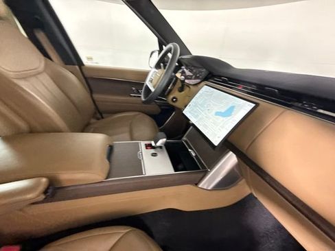 Used 2025 Land Rover Range Rover SE AWD/4WD image 40