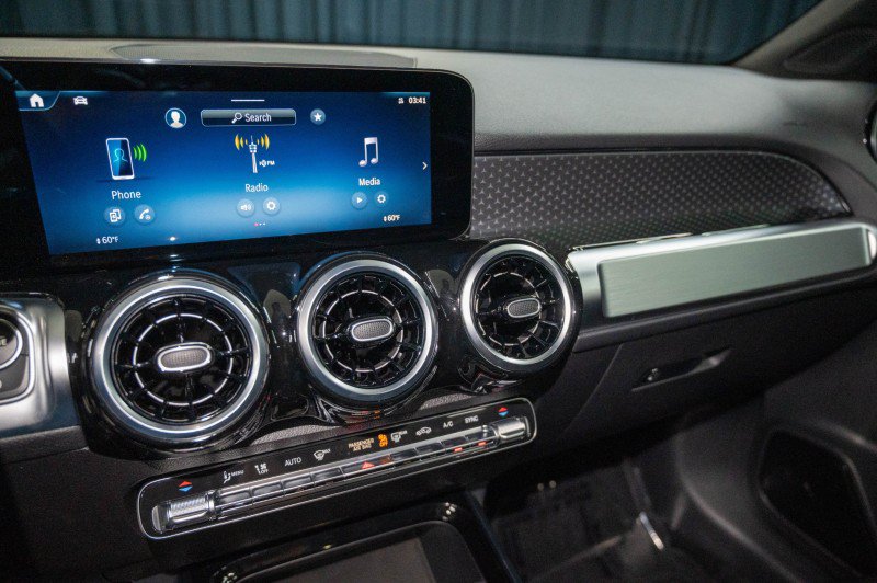 New 2026 Mercedes-Benz GLB 250 image 25