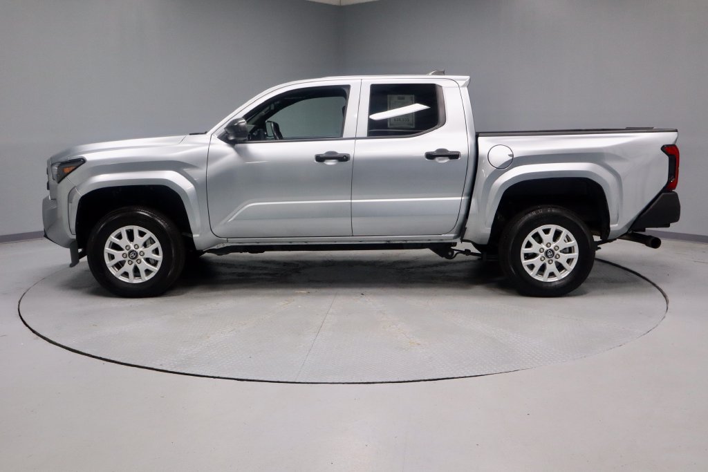 Used 2025 Toyota Tacoma SR AWD/4WD image 8