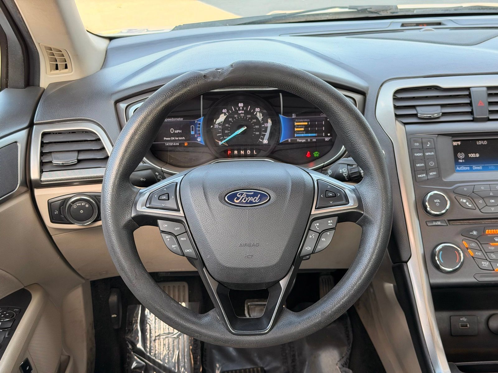 Used 2017 Ford Fusion SE FWD image 24