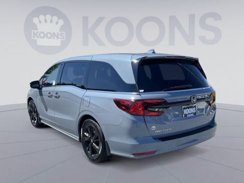 Used 2024 Honda Odyssey Sport image 4