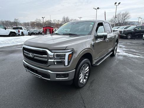 Used 2025 Ford F150 Lariat w/ Equipment Group 501A Mid image 3