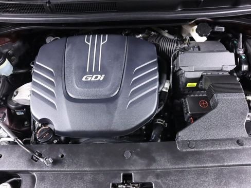 Used 2017 Kia Sedona LX w/ LX Essentials Premium Package FWD image 43