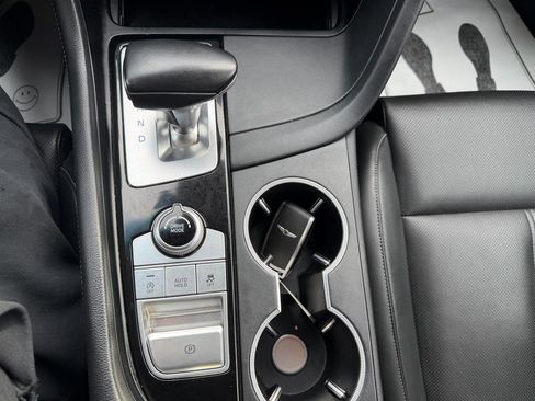 Used 2020 Genesis G70 2.0T image 23