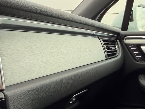 New 2026 Porsche Macan image 34