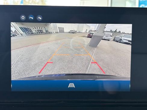 Used 2025 Honda Prologue EX image 36