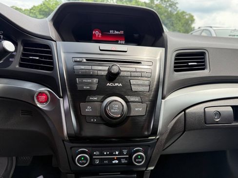 Used 2017 Acura ILX FWD image 17