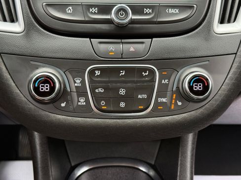 Used 2024 Chevrolet Malibu LT FWD image 15