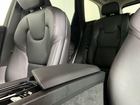 Certified 2025 Volvo XC60 B5 Core w/ Climate Package image 25