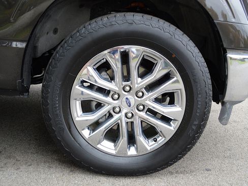 Used 2024 Ford F150 Lariat image 12