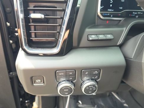 Used 2025 GMC Sierra 1500 Denali w/ Denali Reserve Package AWD/4WD image 17