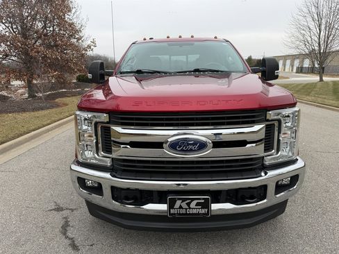 Used 2019 Ford F350 XLT w/ XLT Value Package image 3