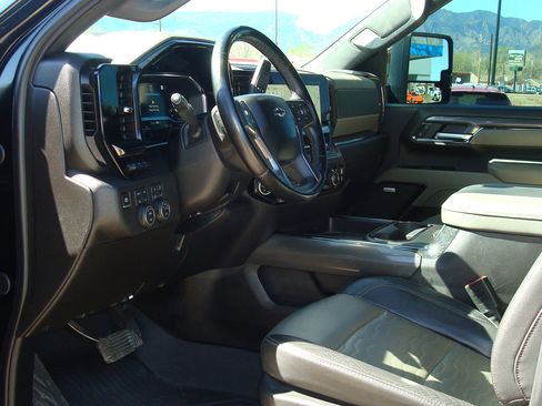 Used 2025 Chevrolet Silverado 2500 ZR2 w/ ZR2 Bison Edition image 8