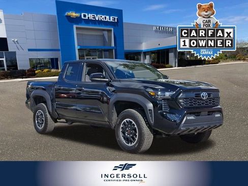 Used 2025 Toyota Tacoma TRD Off-Road image 1