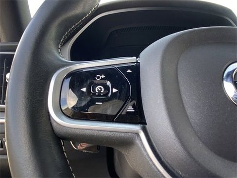 Used 2019 Volvo S60 T5 R-Design image 23