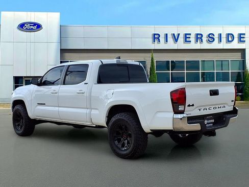 Used 2020 Toyota Tacoma SR5 AWD/4WD image 5