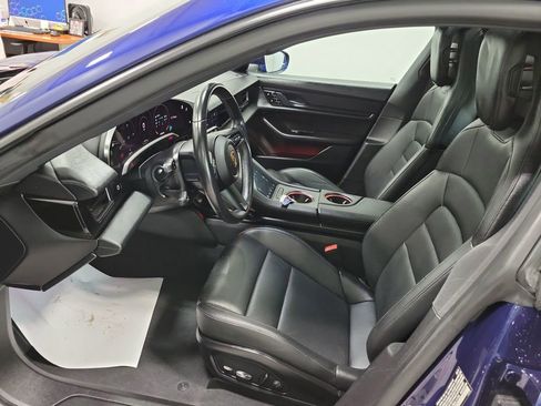 Used 2021 Porsche Taycan image 4