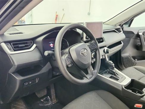 Used 2024 Toyota RAV4 XLE FWD image 22