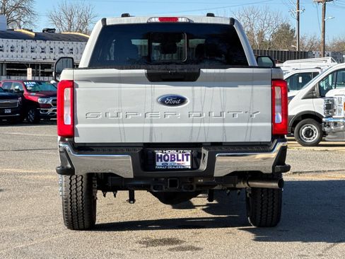 New 2026 Ford F250 XLT w/ FX4 Off-Road Package image 4